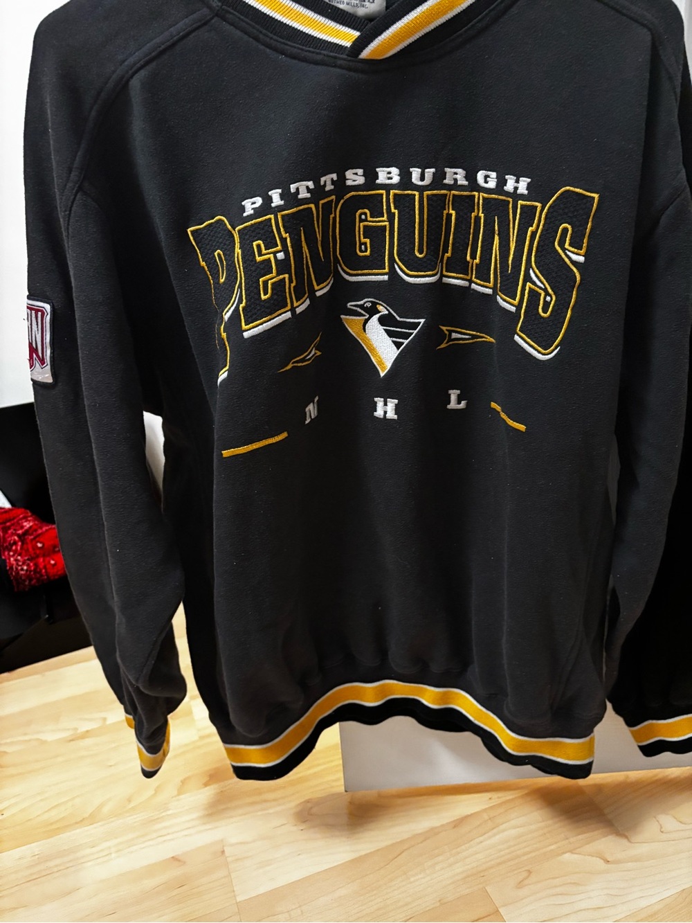 Lee Pittsburgh Penguins Black & Yellow Crewneck Sweater